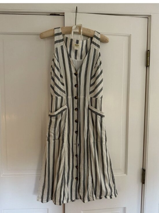 Anthropologie Dresses & Skirts - Maeve By ANTHROPOLOGIE Black & white Striped Sleeveless Dress Size 4